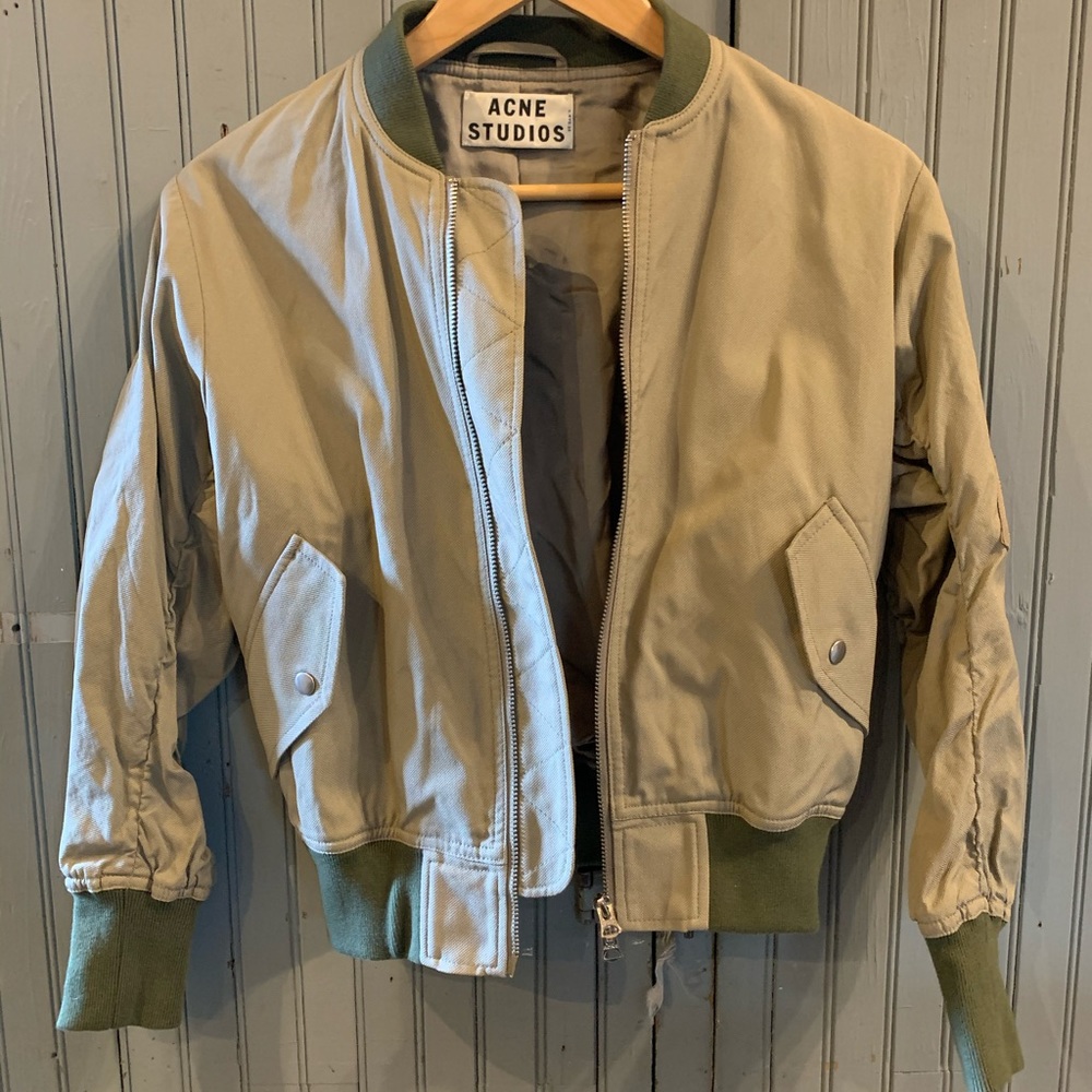 Acne bomber